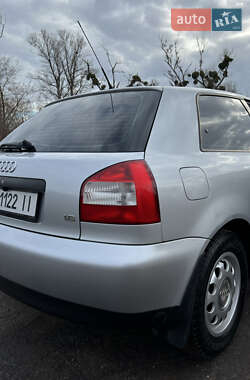 Хетчбек Audi A3 2002 в 