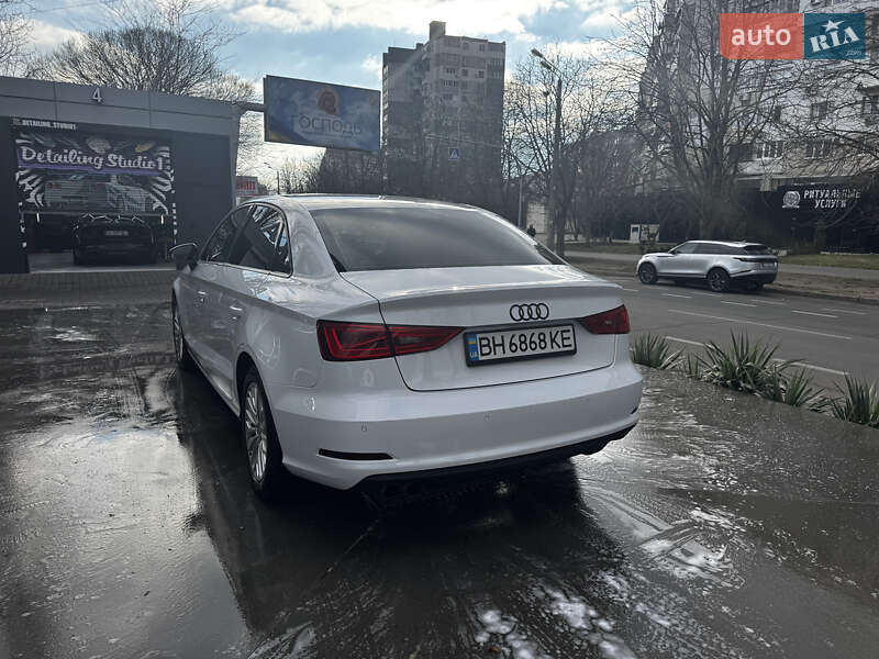 Седан Audi A3 2016 в Одессе