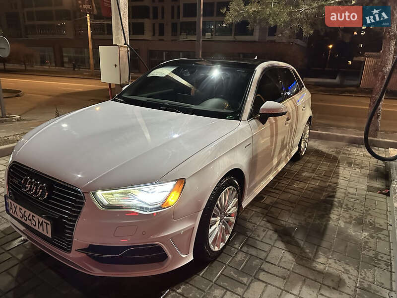Хетчбек Audi A3 2015 в Києві
