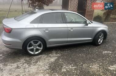 Седан Audi A3 2015 в Збаражі