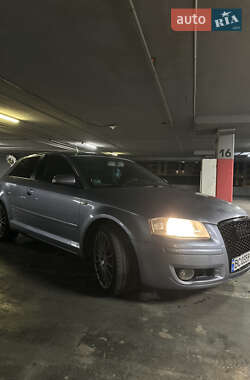 Хэтчбек Audi A3 2003 в 