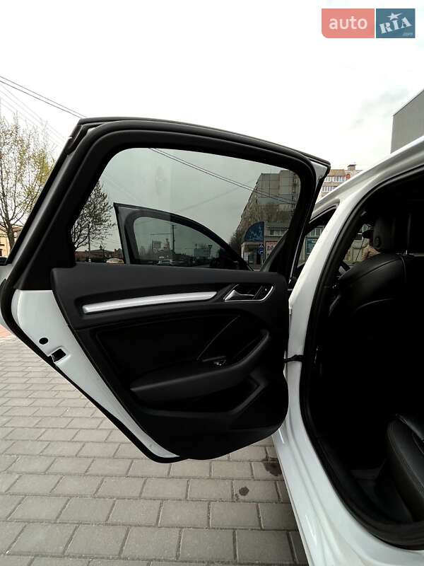 Седан Audi A3 2015 в Білій Церкві
