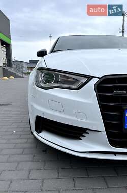 Седан Audi A3 2015 в 