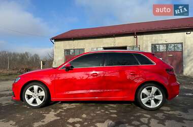 Хэтчбек Audi A3 2015 в 