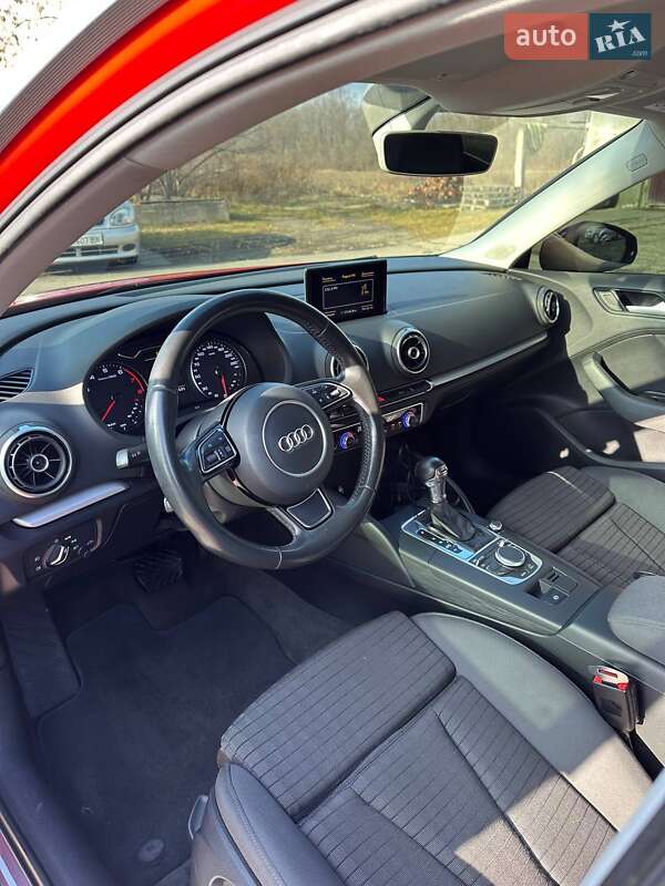 Хетчбек Audi A3 2015 в Новоселиці