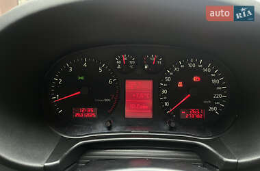 Хэтчбек Audi A3 2003 в 