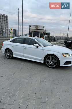 Седан Audi A3 2016 в 