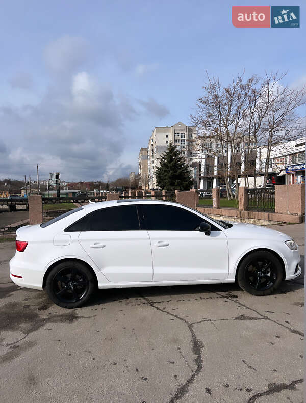 Седан Audi A3 2015 в Днепре