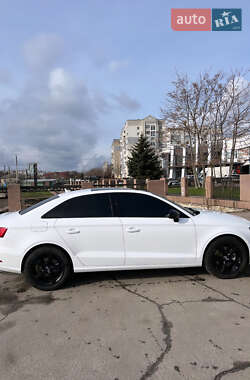 Седан Audi A3 2015 в Кропивницькому