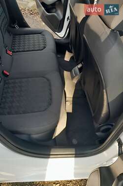 Хэтчбек Audi A3 2015 в 