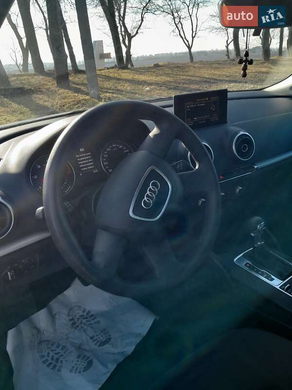 Хэтчбек Audi A3 2015 в Заставной