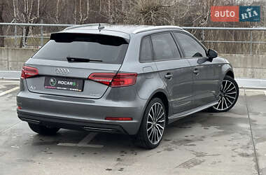 Хетчбек Audi A3 2016 в Києві