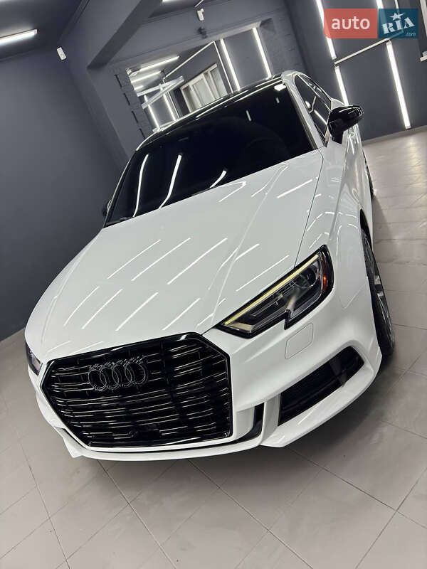 Седан Audi A3 2017 в Львове