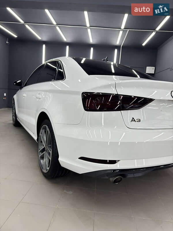 Седан Audi A3 2017 в Львове