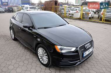 Хэтчбек Audi A3 2016 в 