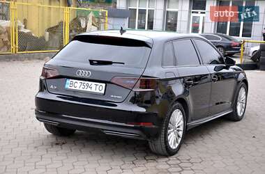 Хэтчбек Audi A3 2016 в 