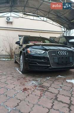 Хэтчбек Audi A3 2016 в Киеве