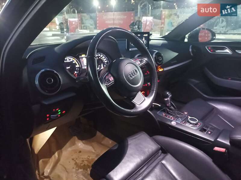 Хэтчбек Audi A3 2016 в Киеве