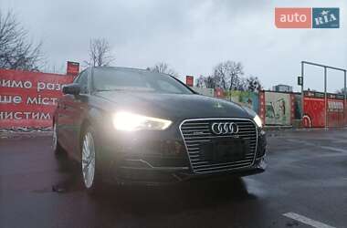 Хэтчбек Audi A3 2016 в Киеве