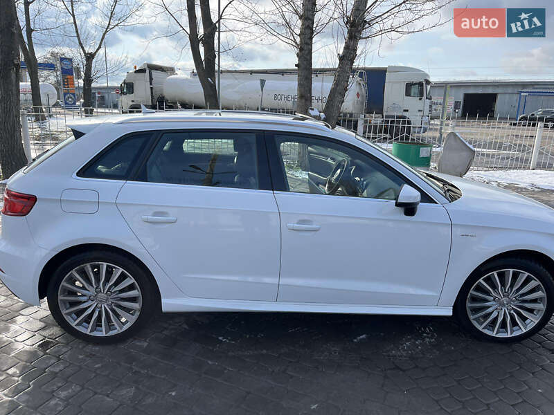 Хэтчбек Audi A3 2018 в Кременчуге