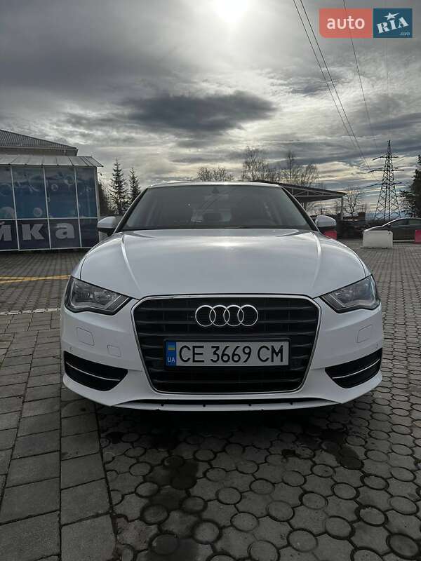 Хэтчбек Audi A3 2015 в Заставной