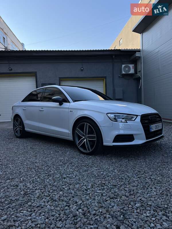 Седан Audi A3 2016 в Вишгороді