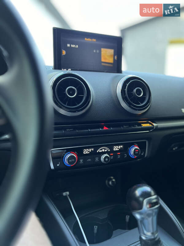 Седан Audi A3 2016 в Вишгороді