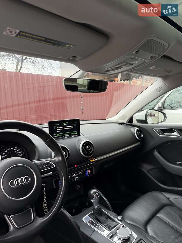 Седан Audi A3 2015 в Львове