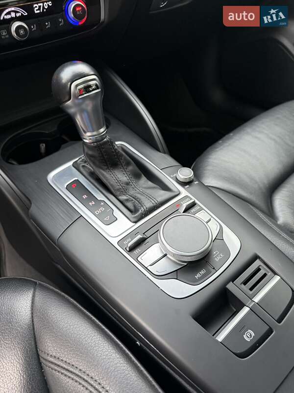 Седан Audi A3 2015 в Львове