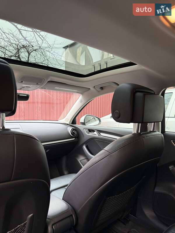 Седан Audi A3 2015 в Львове