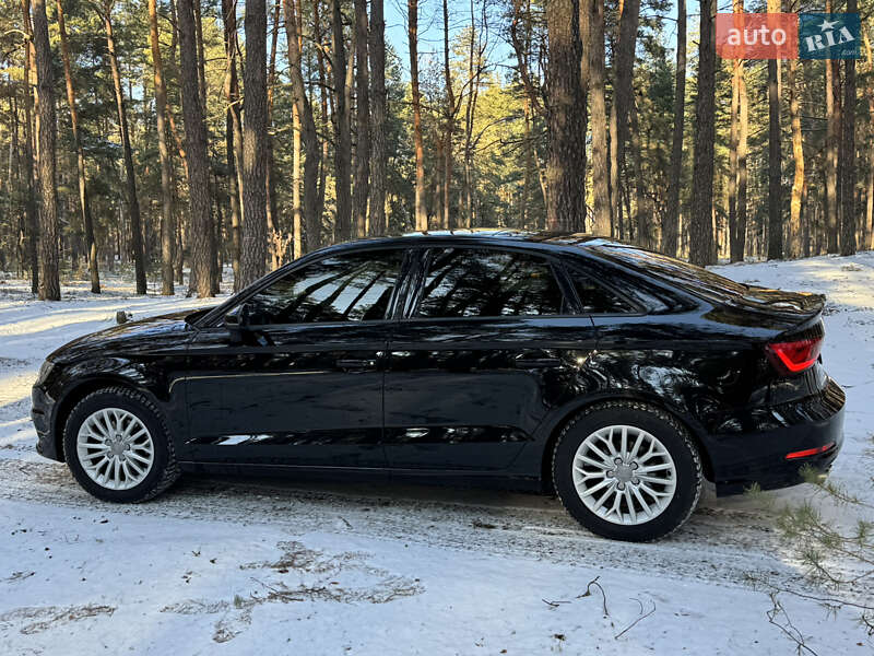 Седан Audi A3 2016 в Ахтырке