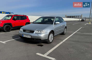 Хэтчбек Audi A3 1998 в 