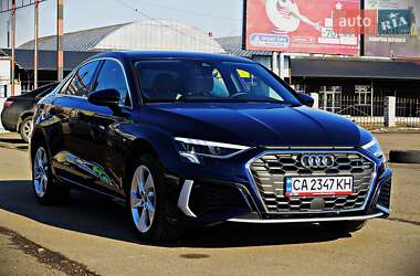 Седан Audi A3 2022 в 