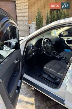 Хэтчбек Audi A3 2013 в 