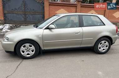 Хэтчбек Audi A3 2002 в 