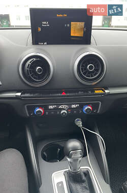 Хэтчбек Audi A3 2016 в 