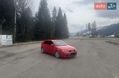 Хэтчбек Audi A3 2004 в 