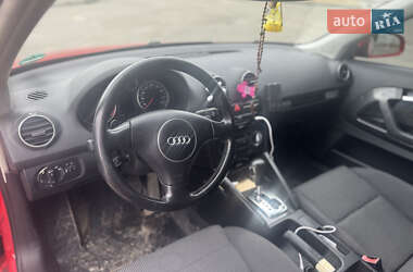 Хэтчбек Audi A3 2004 в 