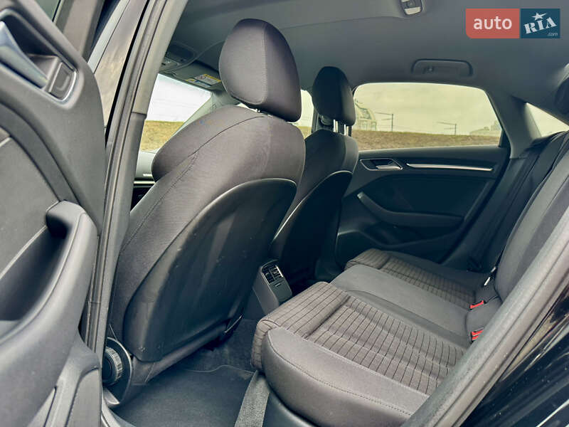 Седан Audi A3 2018 в Киеве