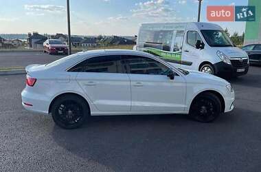 Седан Audi A3 2015 в Рівному