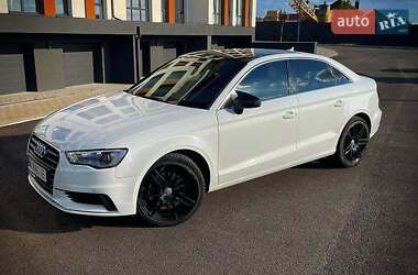 Седан Audi A3 2015 в Рівному