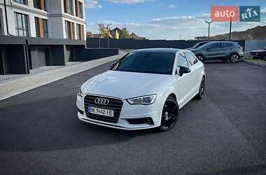 Седан Audi A3 2015 в Ровно