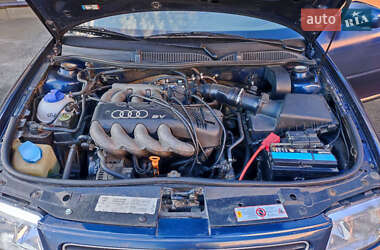 Хэтчбек Audi A3 1997 в 