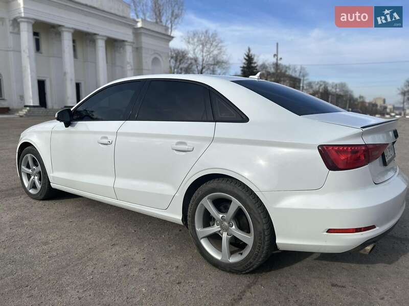 Седан Audi A3 2015 в 