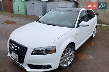 Хэтчбек Audi A3 2012 в 