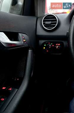 Хэтчбек Audi A3 2006 в 
