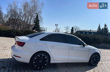 Седан Audi A3 2015 в 