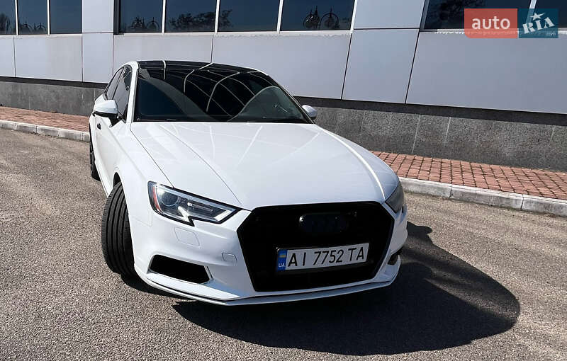 Седан Audi A3 2016 в 