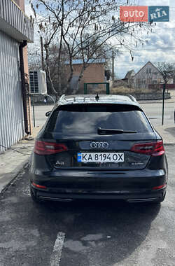 Хэтчбек Audi A3 2015 в 
