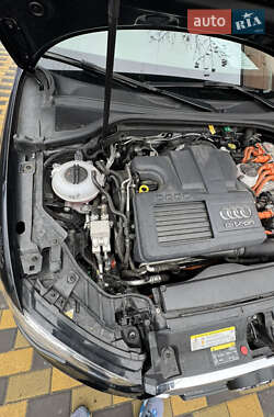 Хэтчбек Audi A3 2015 в 